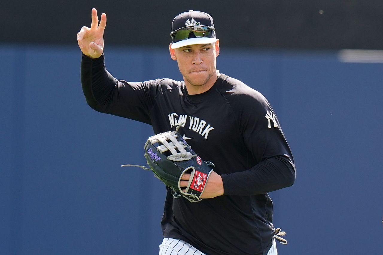 Yankees slugger Aaron Judge hits 2 HRs in spring debut
