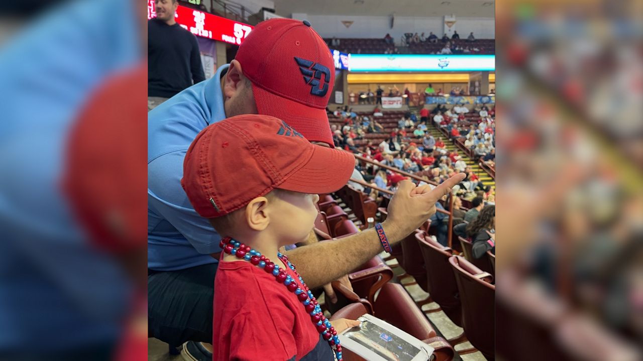 young-ud-pa-announcer