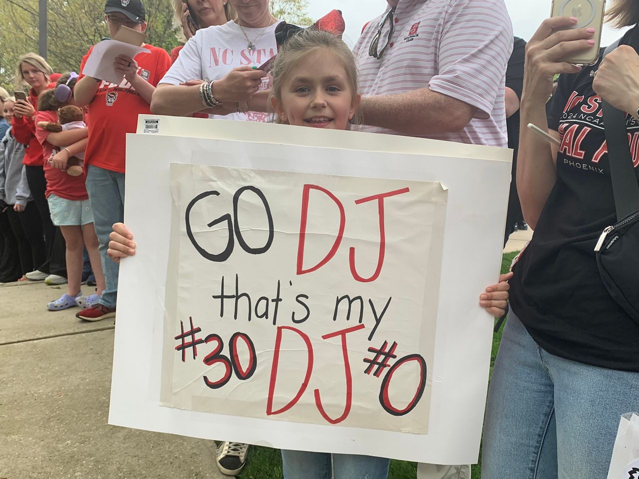 N.C. State fans wished the team well as the Wolfpack left for Arizona. (Spectrum News 1/Patrick Thomas)