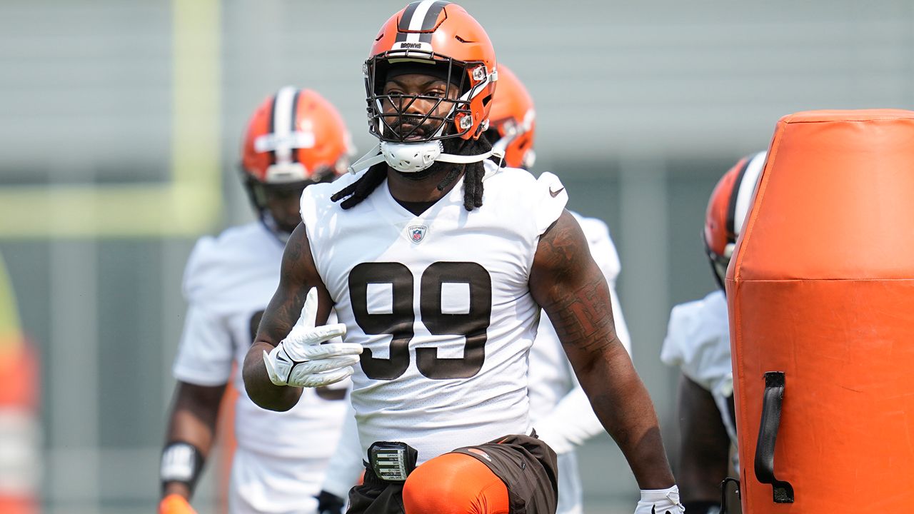 Smith excited to have 'hand in the dirt' with Browns