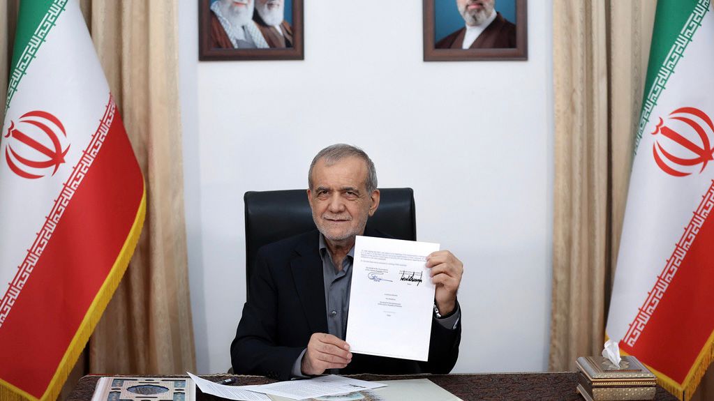 Lawmakers, including Republicans, question source of $300 billion U.S. promised Iran in deal