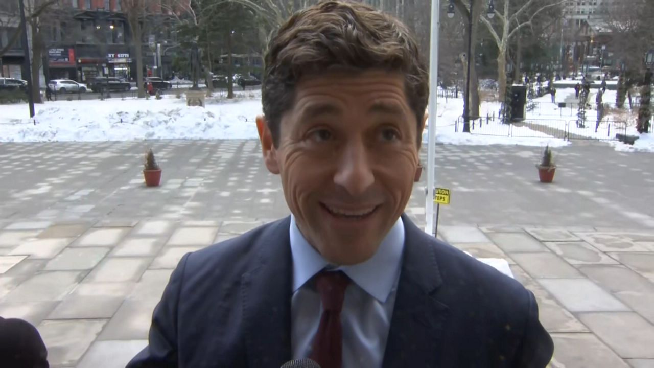 Minneapolis mayor pays visit to Mamdani after ICE surge