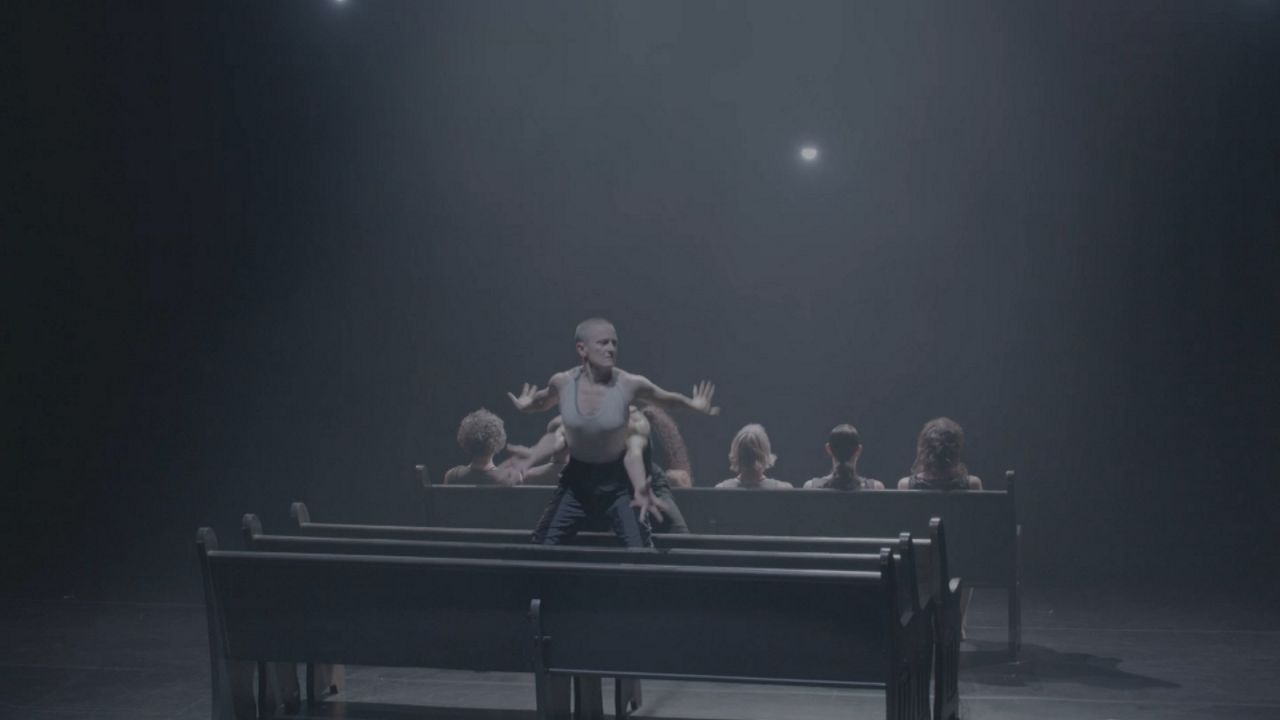 The Surge: una oda a la bailarina Sinéad O'Connor