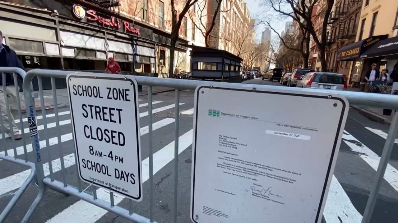 Comptroller urges city to make it easier for schools to close streets for recess