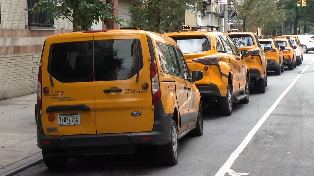 City DOT eyes commercial parking for taxis