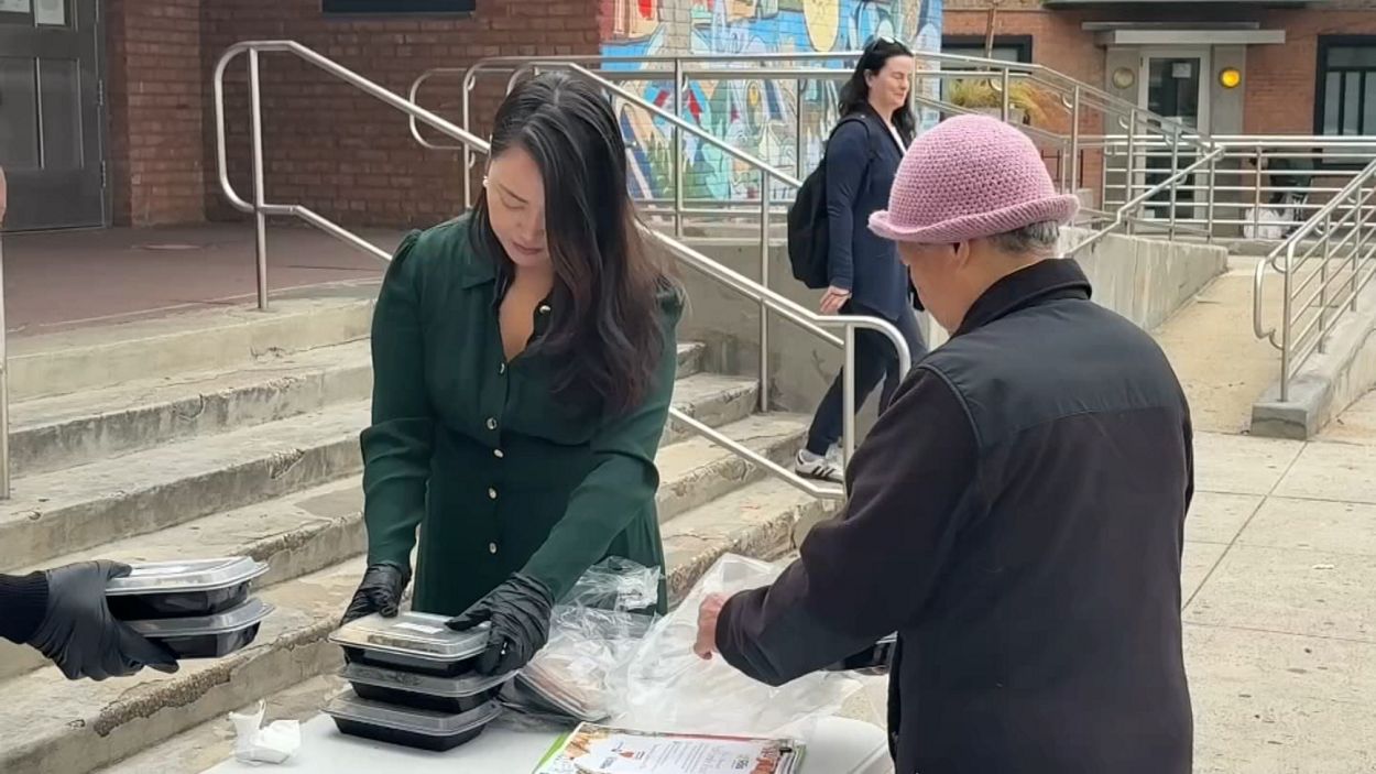 SNAP freeze fuels surge in food pantry demand across NYC