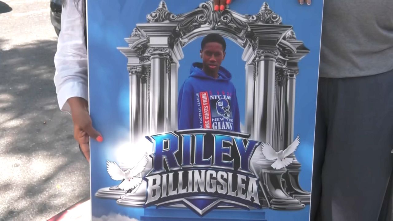 Bronx community mourns 15-year-old after fatal shooting