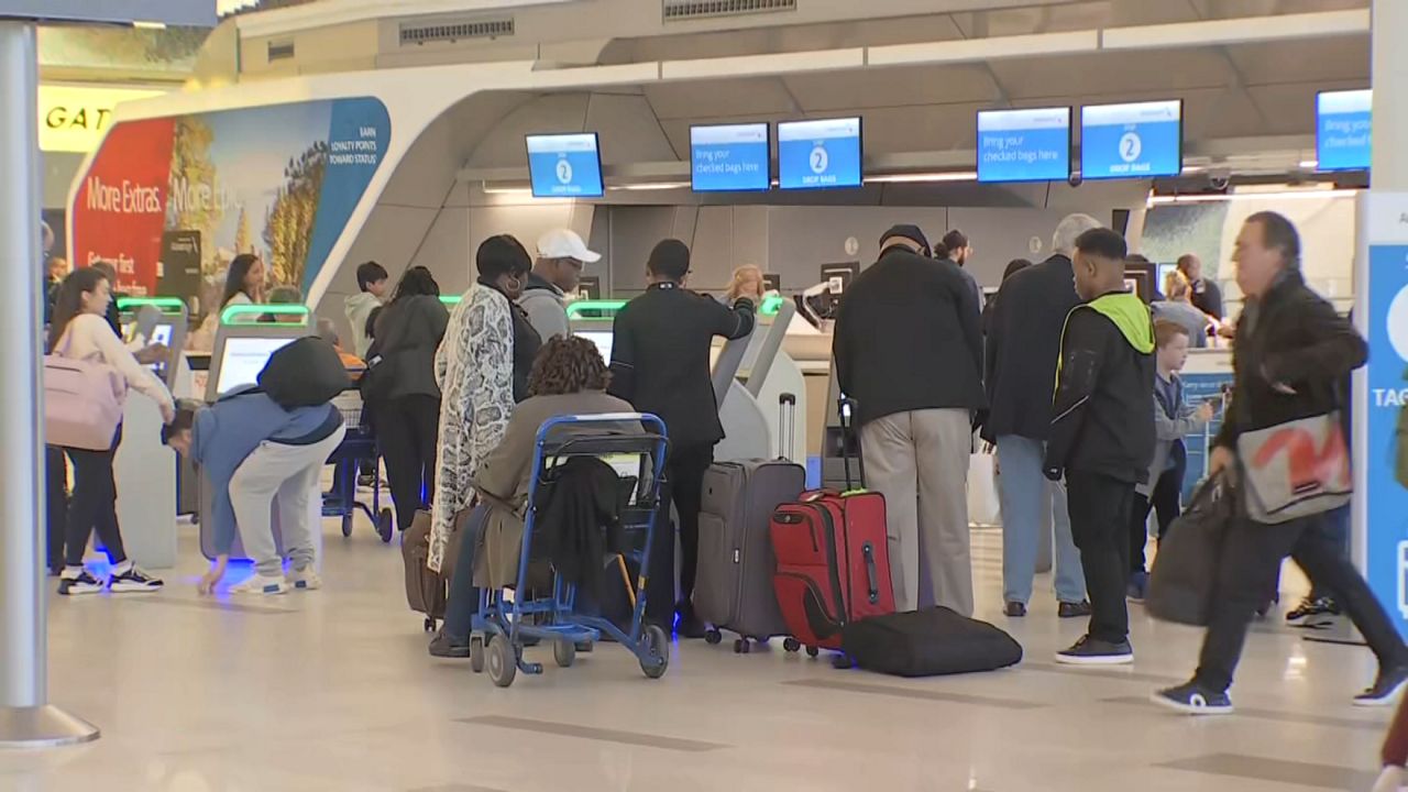 Snow forecast sends holiday travelers rushing out of the city