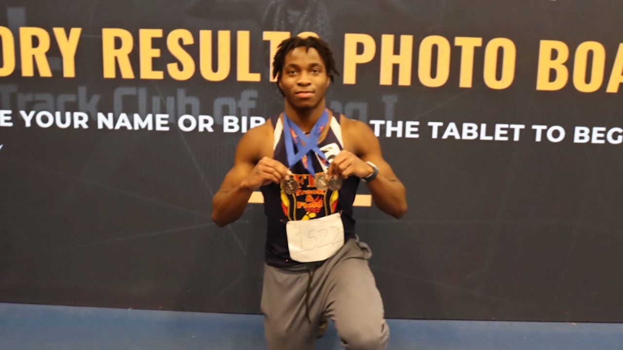 Kaleel Wright: High school senior off and running