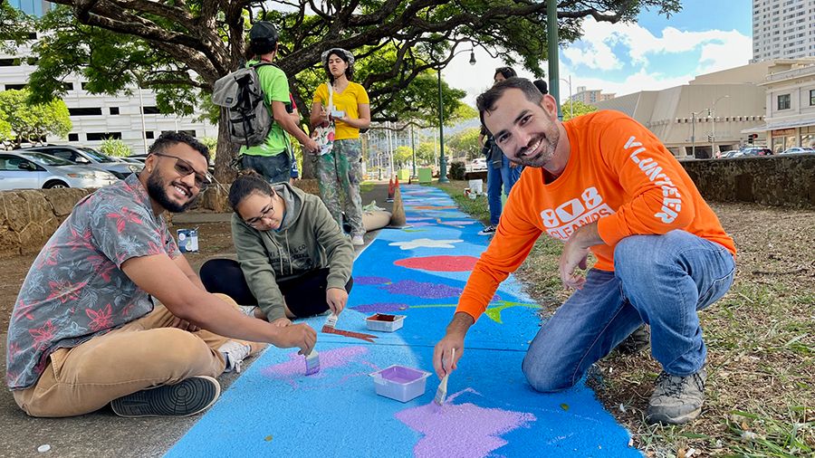 Community effort puts finishing touches on Aala Park murals