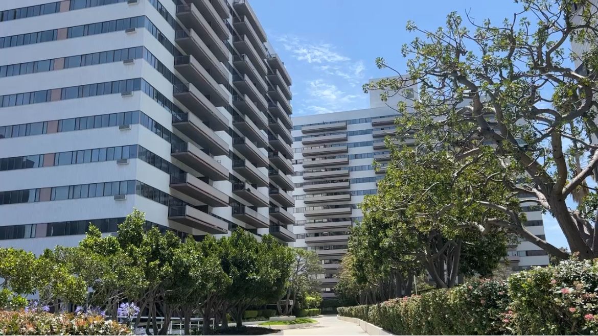 Tenants facing eviction at Barrington Plaza fighting back