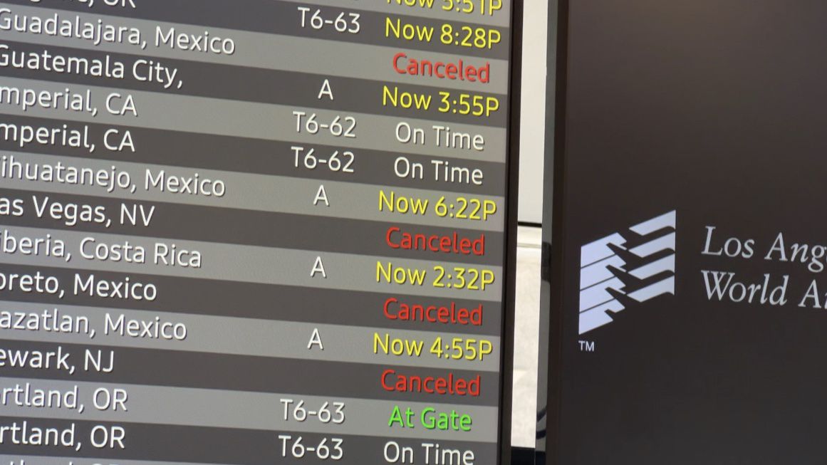 Passengers stranded amid grounding of Boeing 737 planes