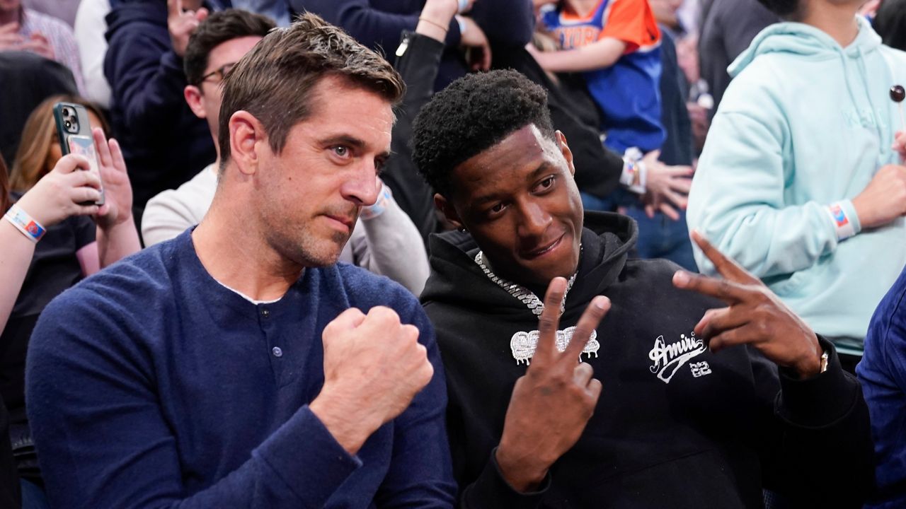 Aaron Rodgers, Breece Hall, Allen Lazard take in Devils-Rangers game