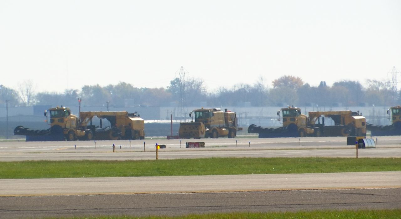 Milwaukee Airport prepares for future snowfall