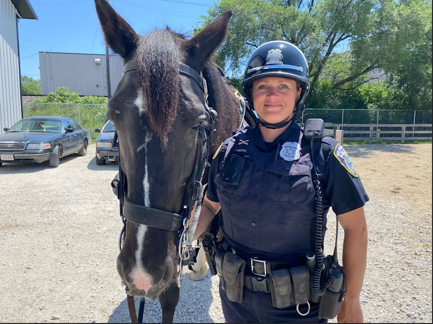 Officer inspires young girls while serving on mounted patrol