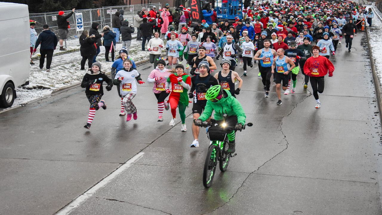 Selfless Elf 5K draws more than 900 runners
