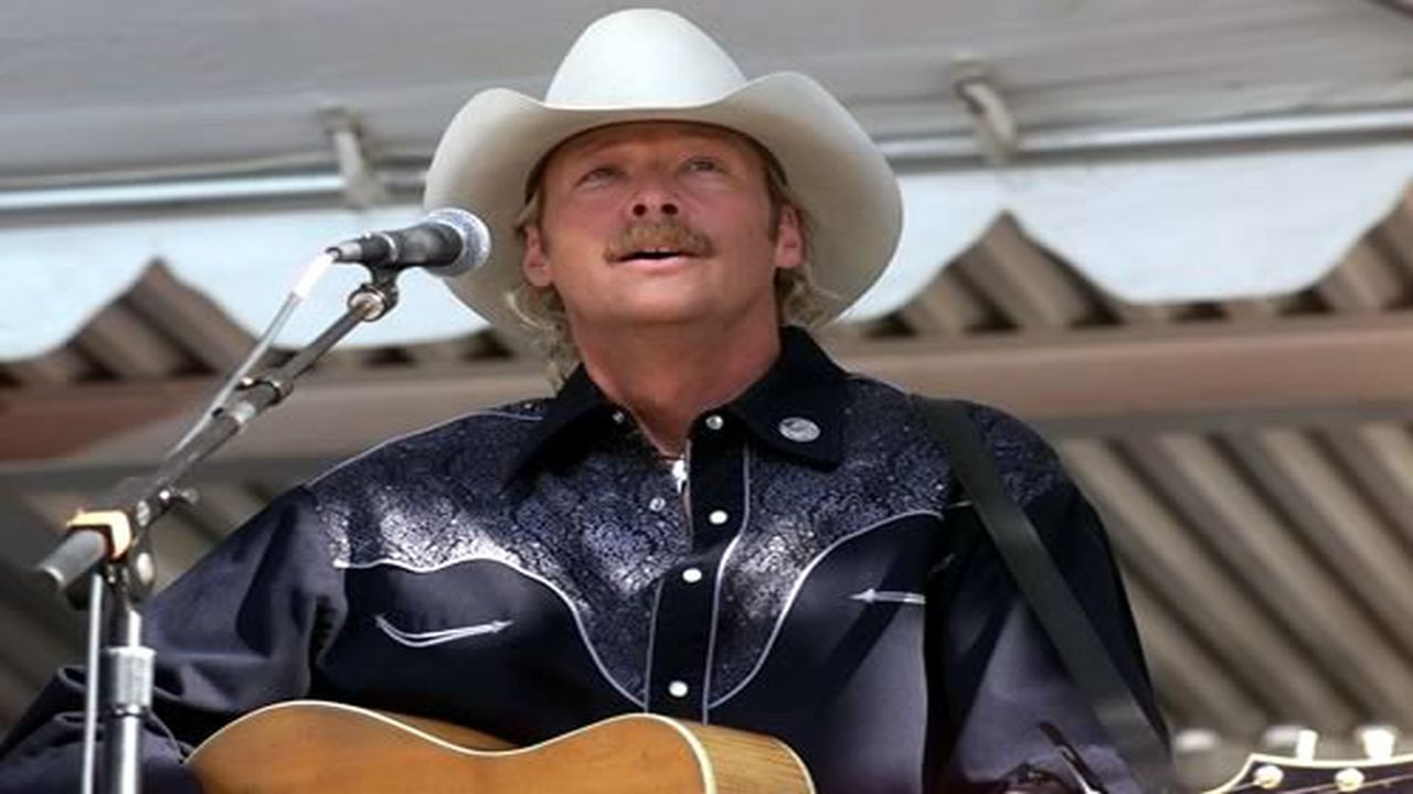 Alan Jackson to Make WinstonSalem Stop on Tour