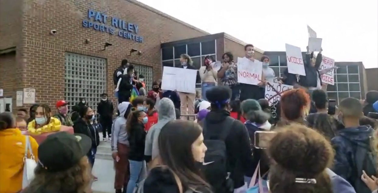 Schenectady students walk out to protest block schedules