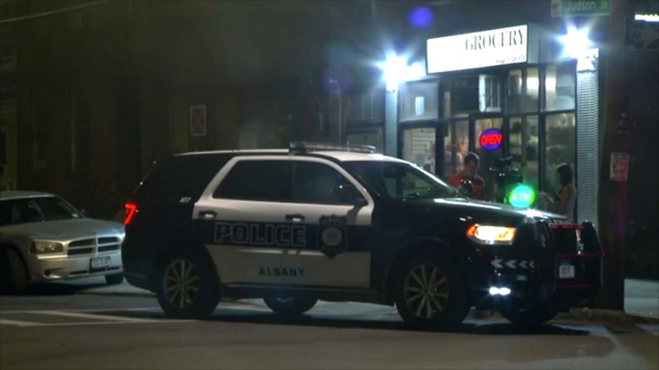 Police Man shot and killed on Quail Street in Albany