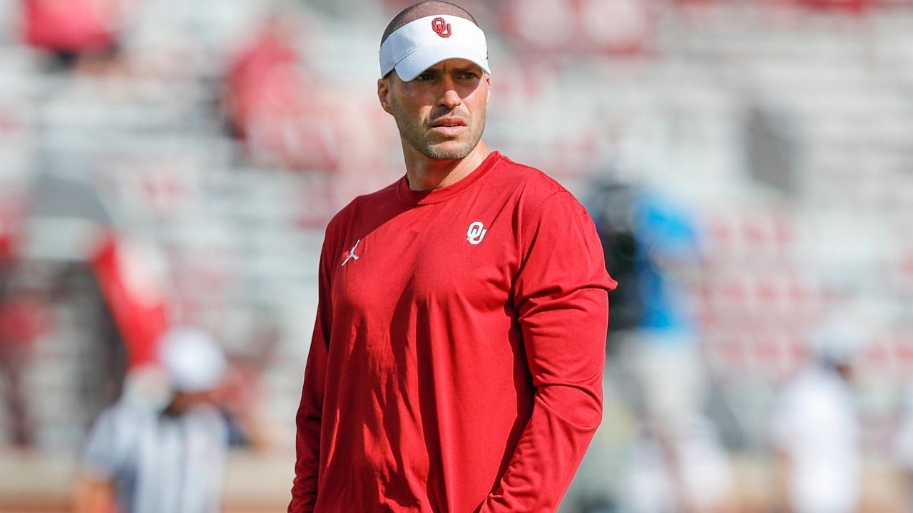 UCF hires Wisconsin co-defensive coordinator Alex Grinch as defensive coordinator. Grinch was Oklahoma defensive coordinator from 2019 to 2021 and at USC in 2002 and 2023. (AP Photo/Alonzo Adams, File)