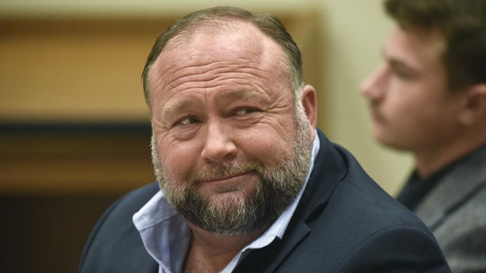 Infowars founder Alex Jones appears in court to testify during the Sandy Hook defamation damages trial at Connecticut Superior Court in Waterbury, Conn., on Sept. 22, 2022. (Tyler Sizemore/Hearst Connecticut Media via AP, Pool, File)