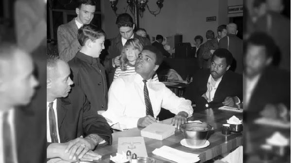 Tale of the Tape: 50 Years Ago Muhammad Ali Spoke to A Manhattan Ninth ...