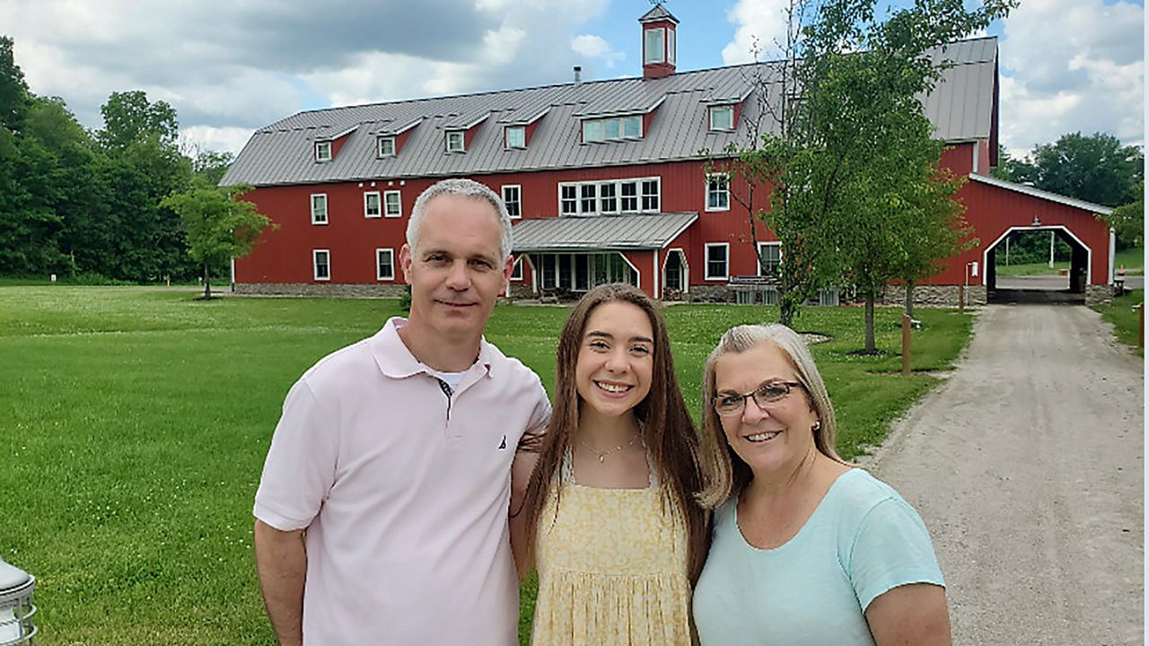 Ohio teen raises 4,000 for Flying Horse Farms