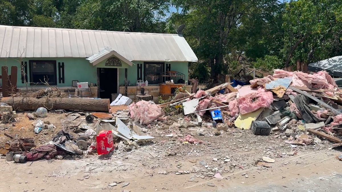 Kerrville families face flood damage as volunteers return to rebuild