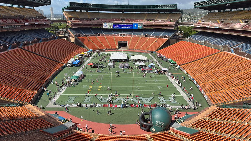 Aloha Stadium's last day to open to the public featured fun activities for all ages and for many, a walk back into cherished memories of the stadium. (Photo courtesy of Ivan Nishimura)