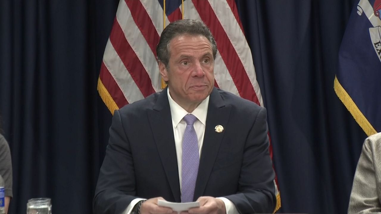 Cuomo firma ley para mas camaras de control de velocidad en escuelas