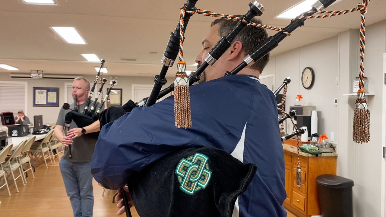 An Gorta Mor bagpipe band pays tribute to Ireland’s history