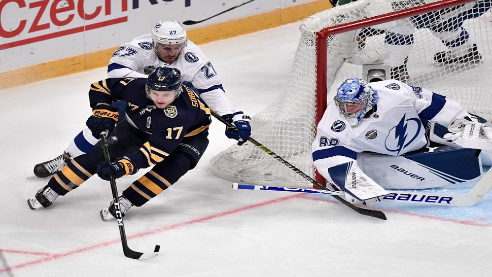 Kucherov scores, Lightning top Sabres 3-2 in Sweden