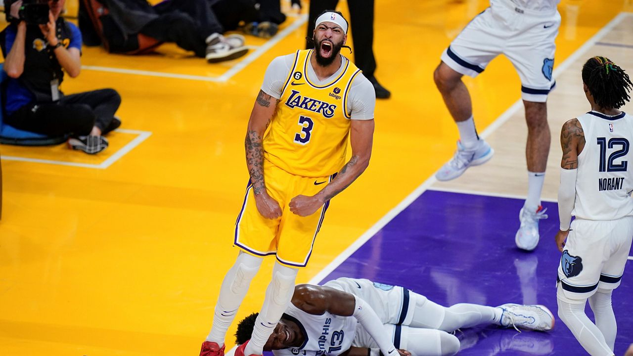 Austin Reaves leads Lakers in scoring, LeBron takes over late to give Los  Angeles 3-1 lead over Memphis