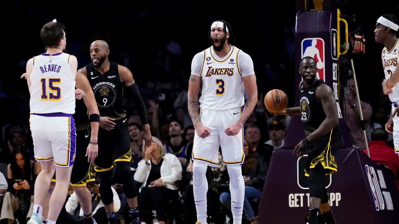 Anthony Davis leads Lakers past Warriors 113-105 in Stephen