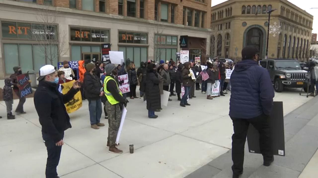 Rochesterarians Rally Against Mandatory COVID-19 Vaccines