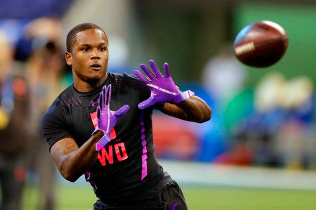 Florida wide receiver Antonio Callaway runs a drill at the NFL football scouting combine in Indianapolis. (AP Photo/Michael Conroy, File)