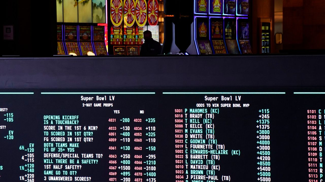 Super Bowl squares a Circa sportsbook betting option, Betting