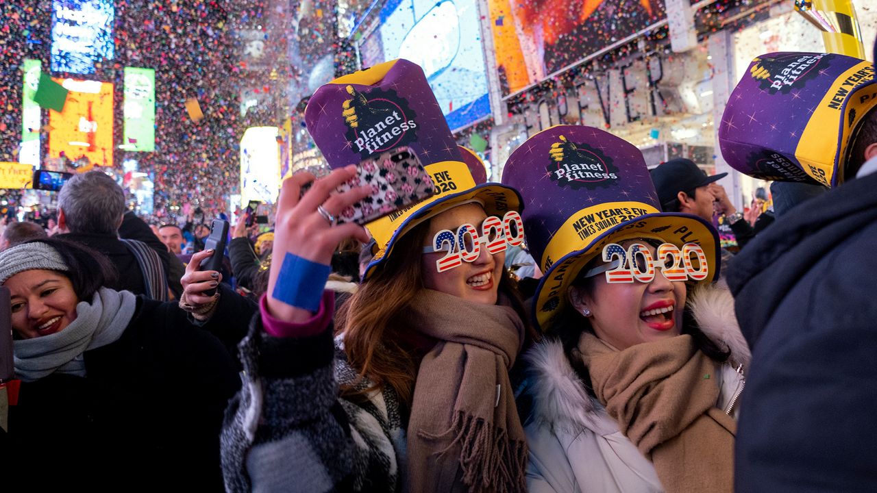 Kisses, Cheers, Fireworks Welcome 2020 in Times Square