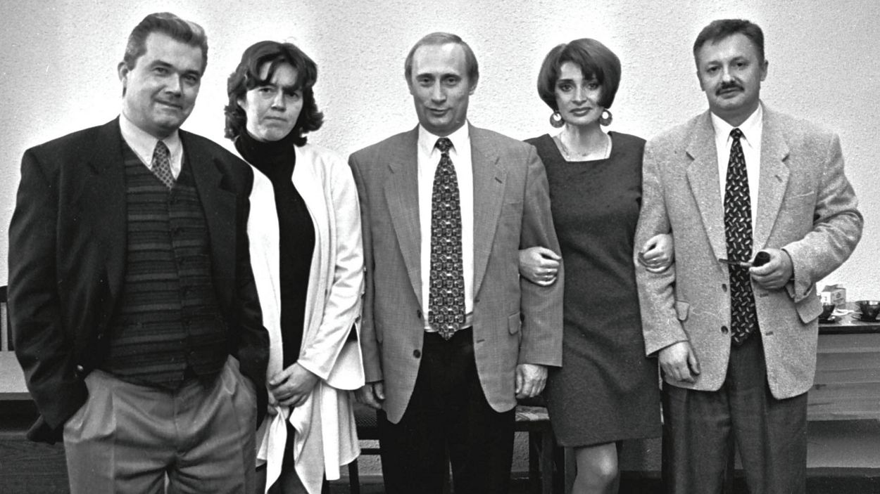 Политик 90х. Путин в 1990-е фото. Владимир Путин 90-е. Владимир Путин в 90-е годы. Путин Владимир Владимирович 90 х.