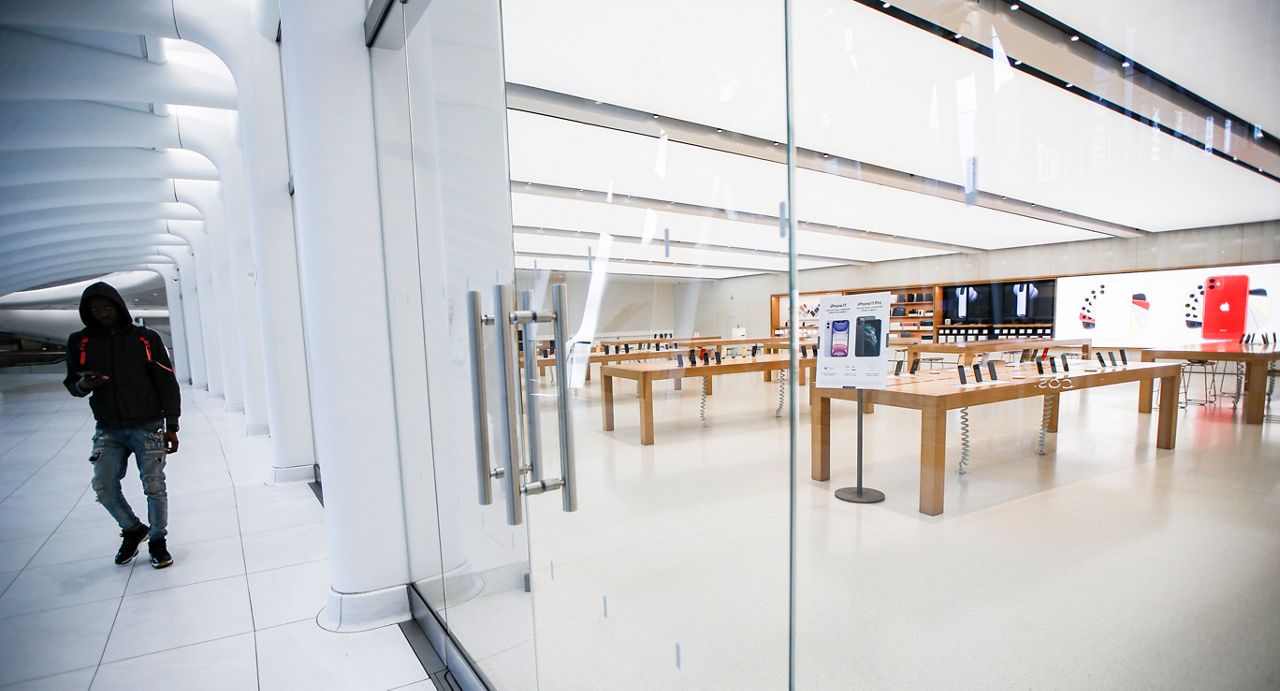 Apple temporarily closes stores in New York