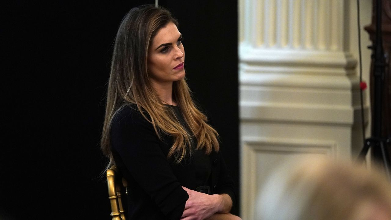 Hope Hicks - StewDorry