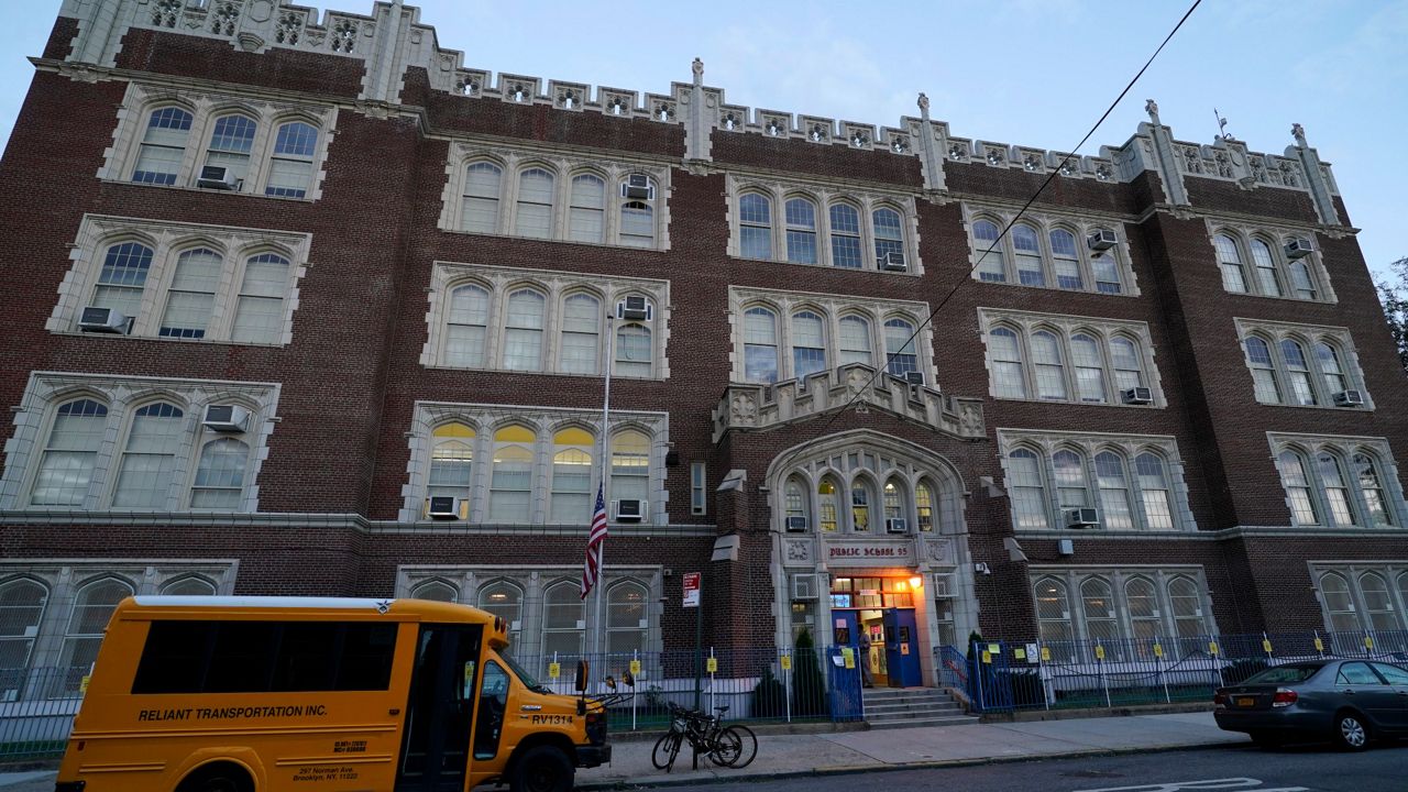 nyc-won-t-close-school-system-amid-omicron-spread-de-blasio