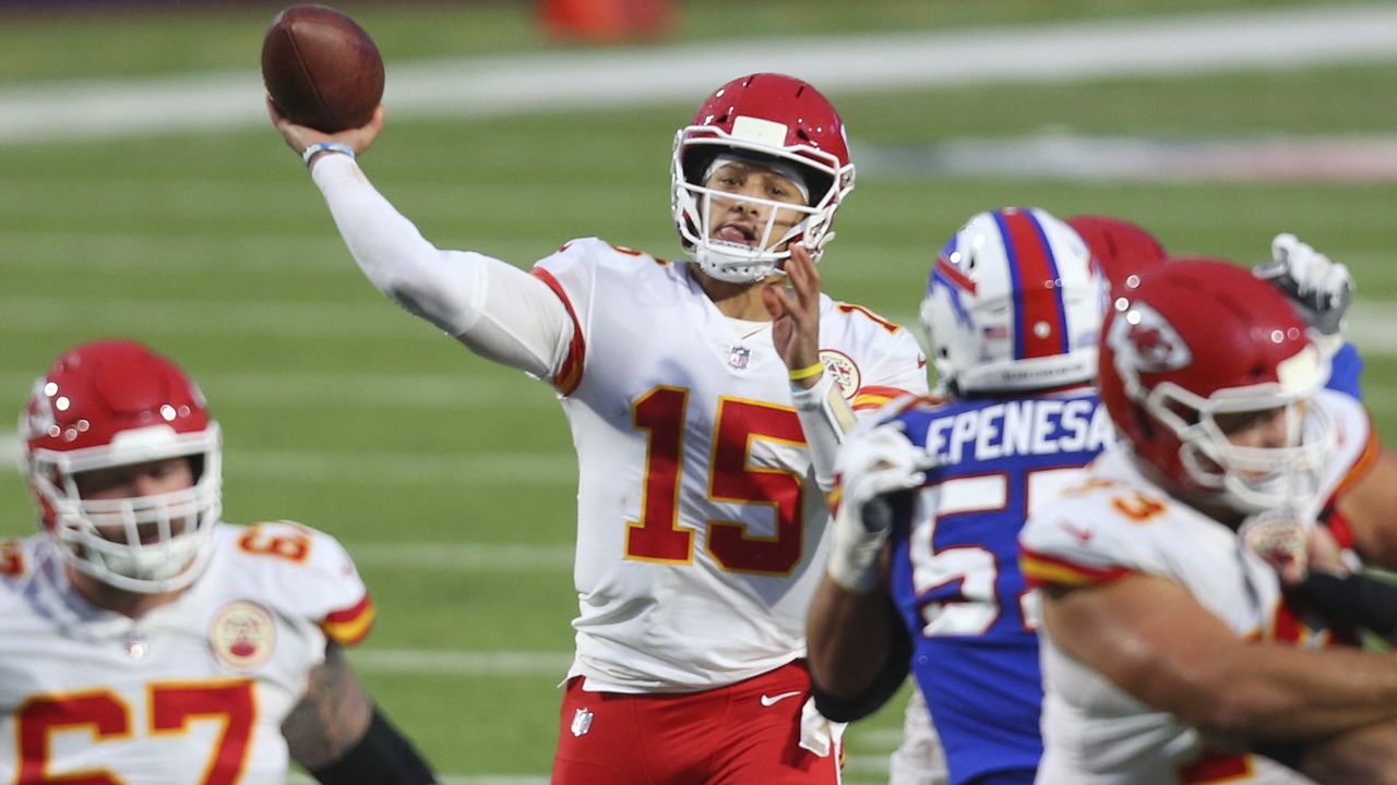 Bills at Chiefs: QB Patrick Mahomes 'not 100 percent'