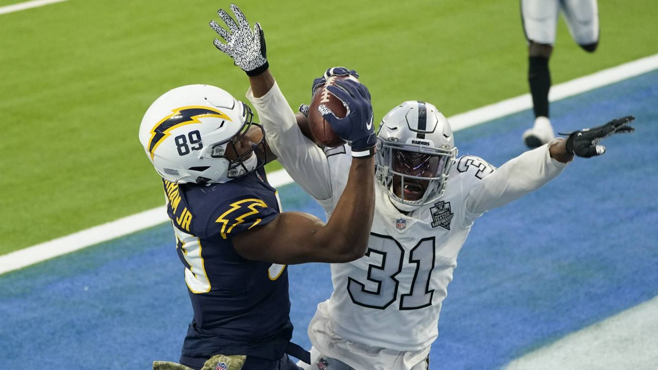 Khalil Mack's 6 sacks, Justin Herbert's 3 touchdowns propel Chargers to 24-17  win over Raiders