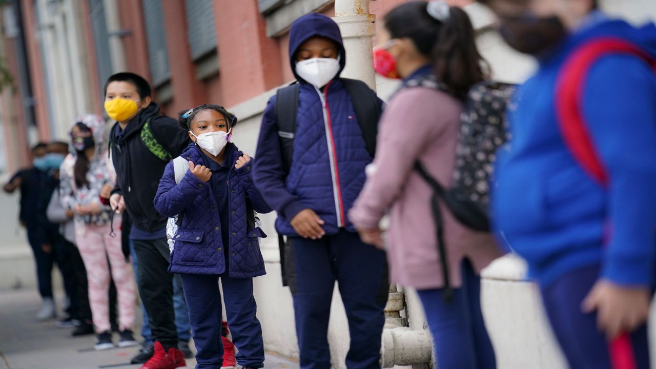 De Blasio to Close Schools Thursday as Coronavirus Rate Rises