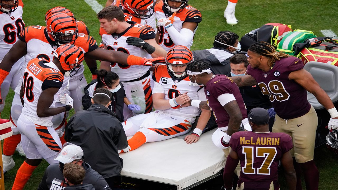 WATCH: Joe Burrow makes a group of young Bengals fans' day after practice