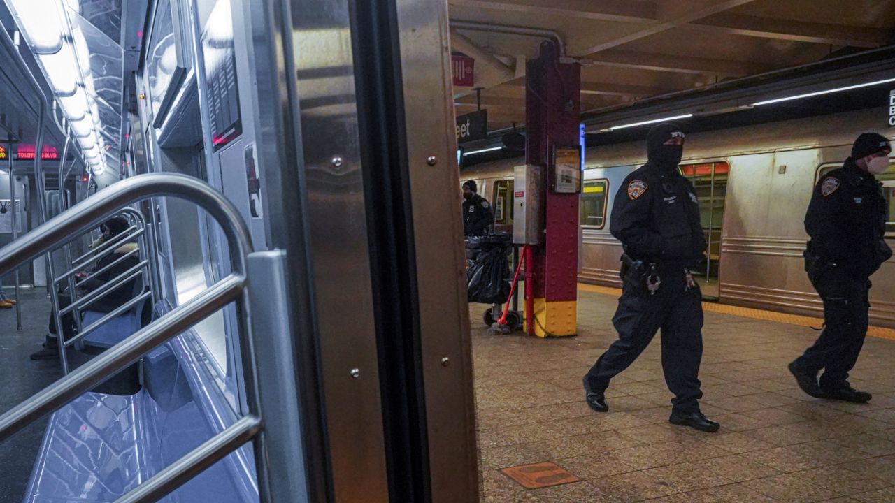 Sospechoso de ataques en el 'subway' bajo custodia del NYPD