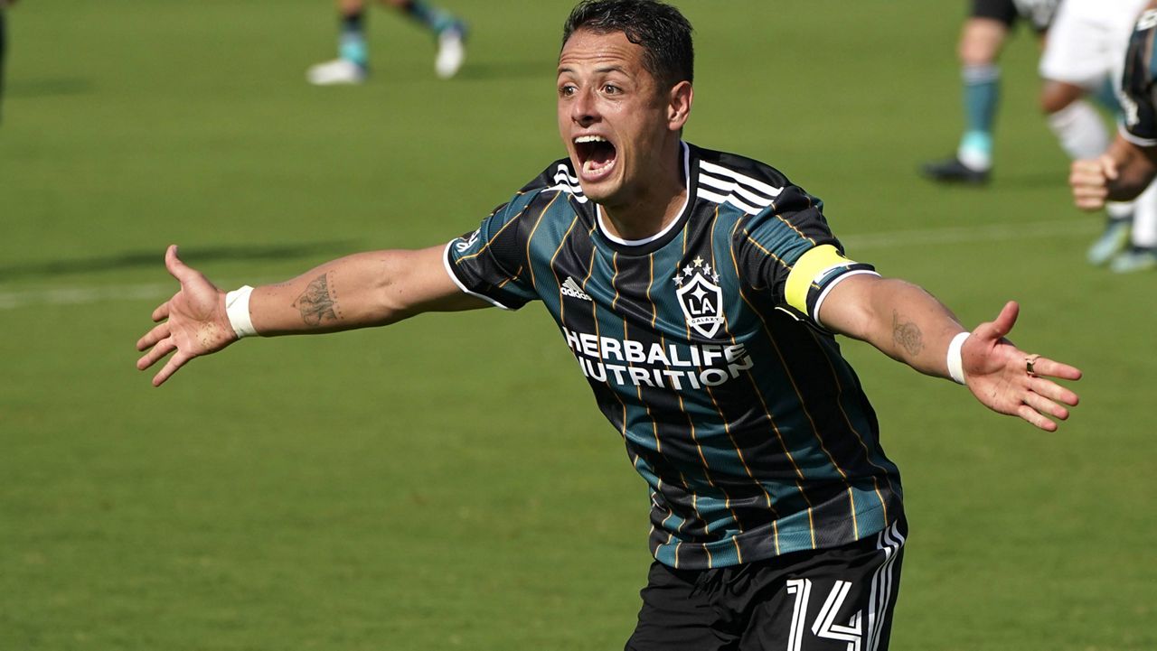 PRESS CONFERENCE: LA Galaxy introduce Javier Chicharito Hernandez