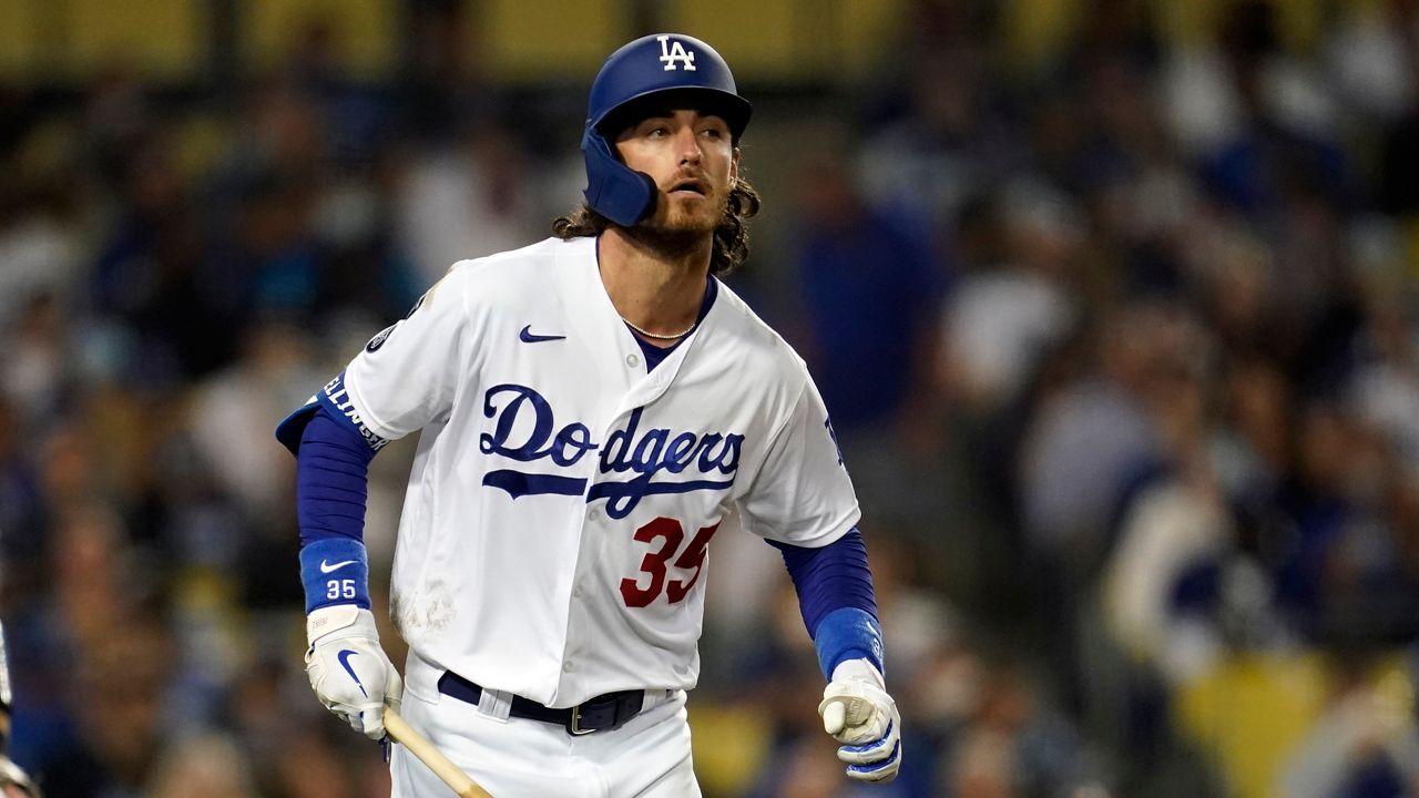Cody Bellinger placed on injured list with left rib fracture