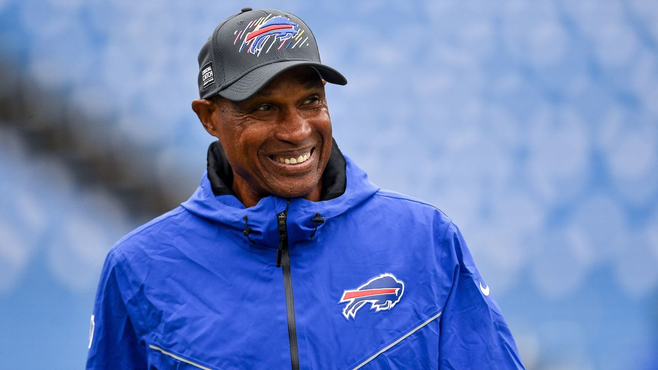 Giants interview Bills Leslie Frazier for vacant coach job